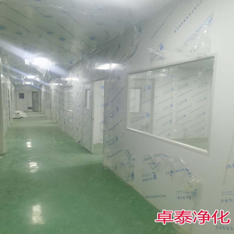 卓泰凈化工程公司今日施工現(xiàn)場萬級(jí)凈化車間
